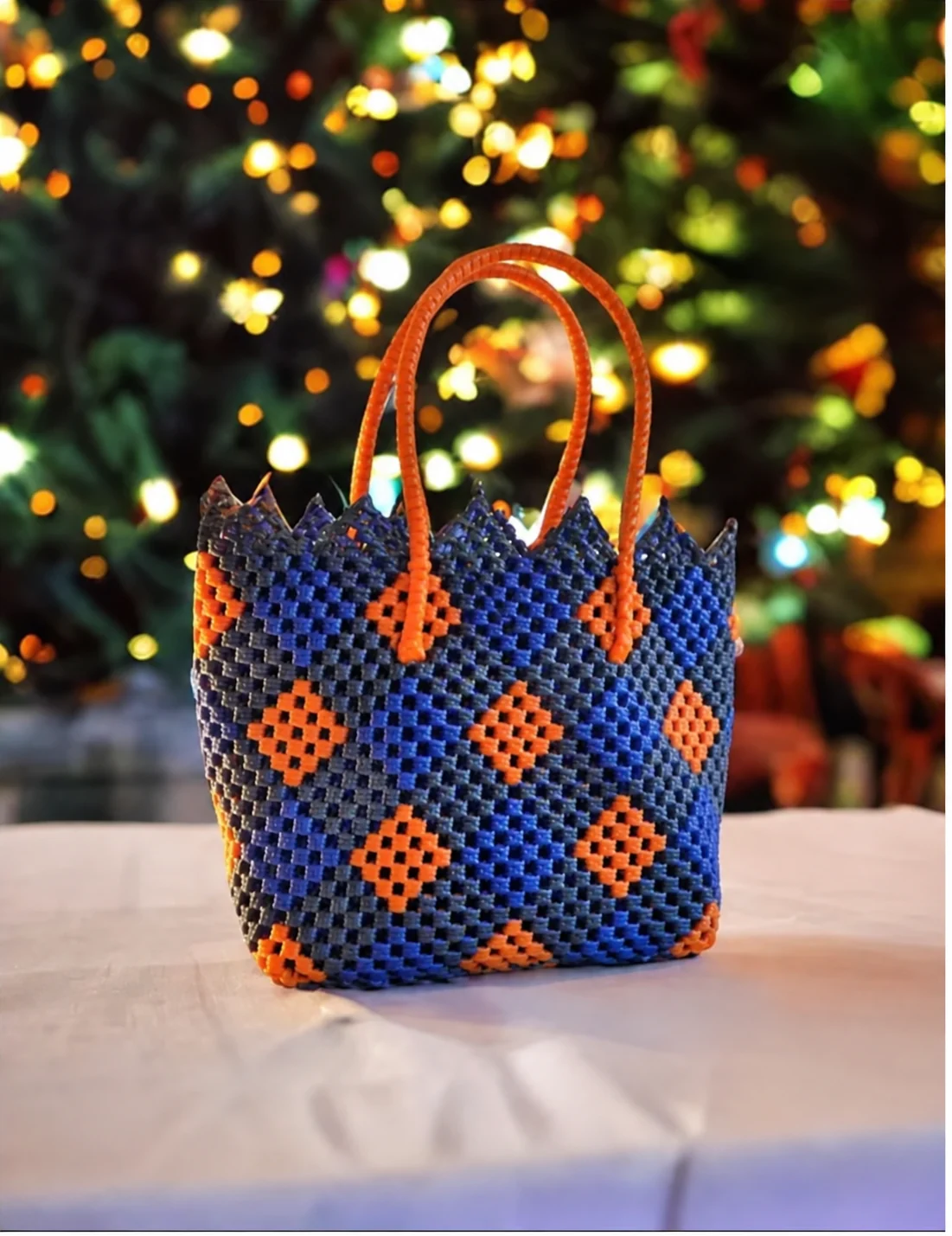 Vangi Cross Knot