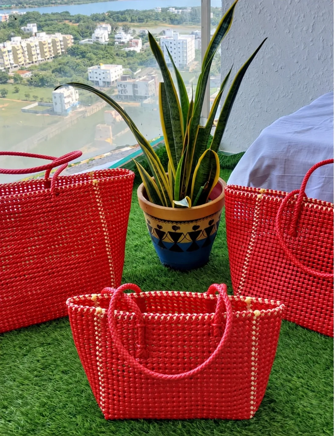 Border Line Basket